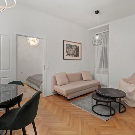 וינה Boutique Suite Near Museum District מראה חיצוני תמונה