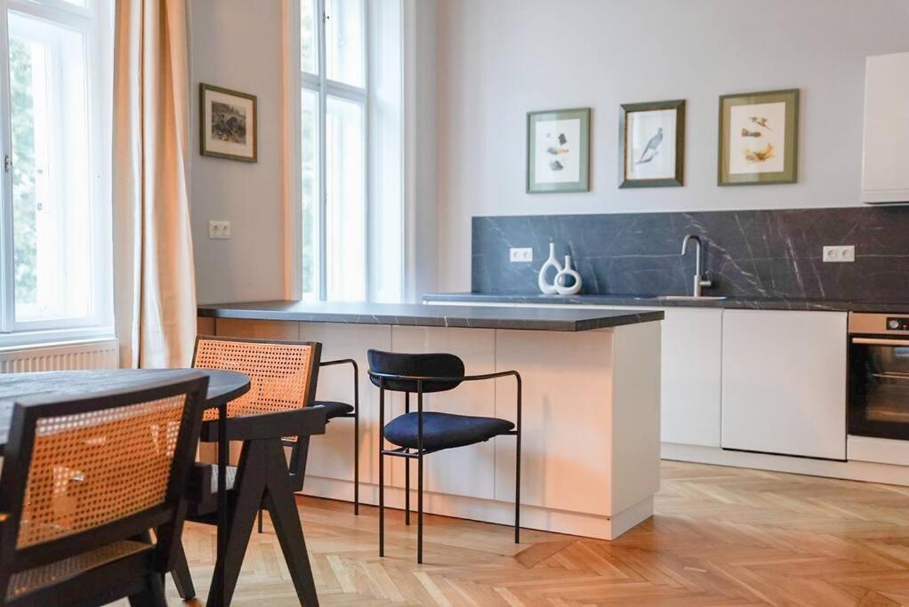 וינה Boutique Suite Near Museum District מראה חיצוני תמונה