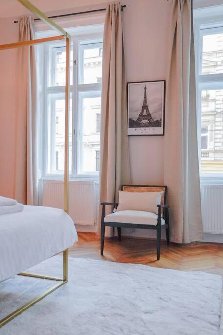 וינה Boutique Suite Near Museum District מראה חיצוני תמונה