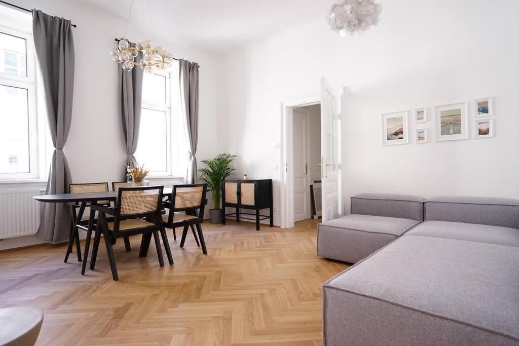 וינה Boutique Suite Near Museum District מראה חיצוני תמונה