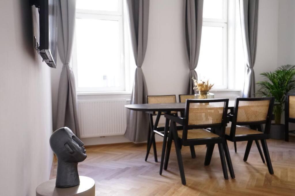 וינה Boutique Suite Near Museum District מראה חיצוני תמונה